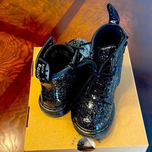 Like new Dr Martens Cosmic Glitter boots size 8 toddlers